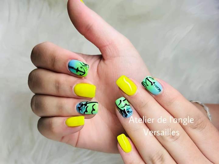 Pose d'ongles en gel à Versailles