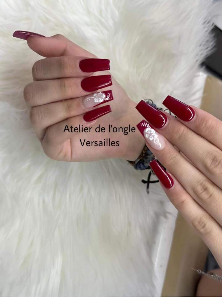 Pose de faux ongles Versailles